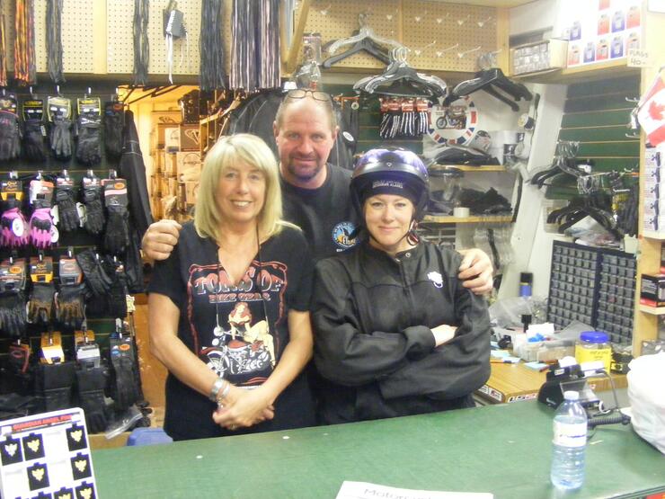 TONS OF BIKE GEAR 2 smaller