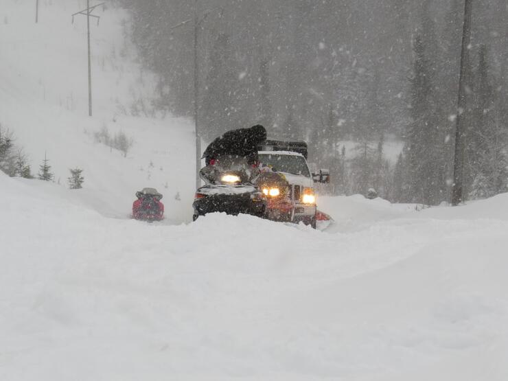 Sled pulling truck