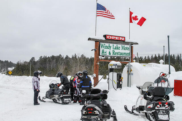 Windy Lake Motel and Resaurant Levack ON