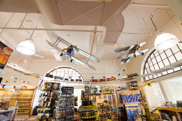 Discovery NB Gift Shop