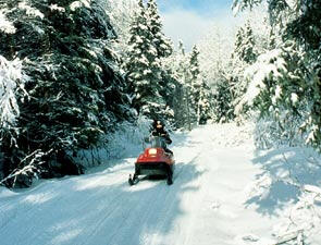 agawa canyon snowmobile