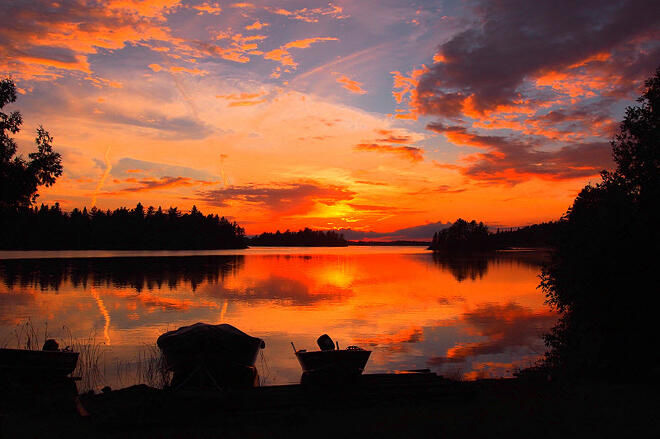 Unbelievable sunset at Nielsen's Fly-in Lodge