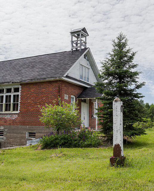 abandoned church r