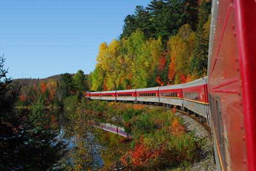 Fal Train rounding lake3