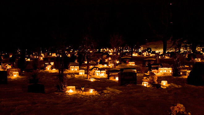 Emily Poschner photographes the Lake of the Woods Cemetery Christmas Eve
