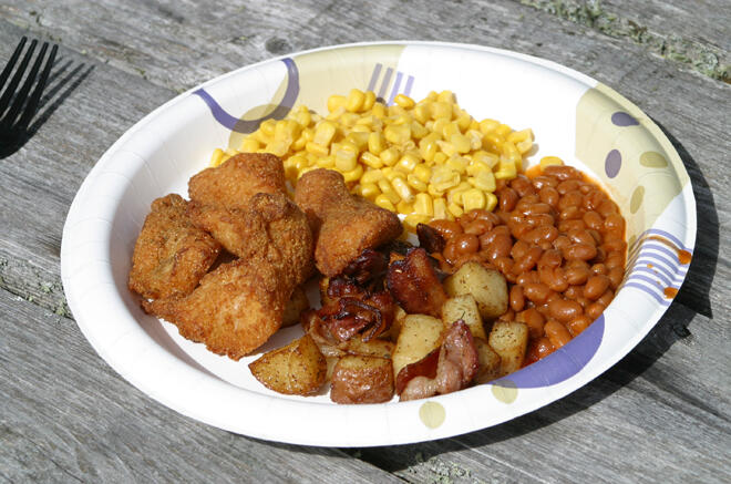 Another delicious traditional shore lunch I've be lucky enough to gobble down.