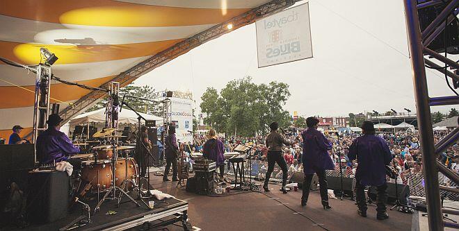 bluesfest backstage 660