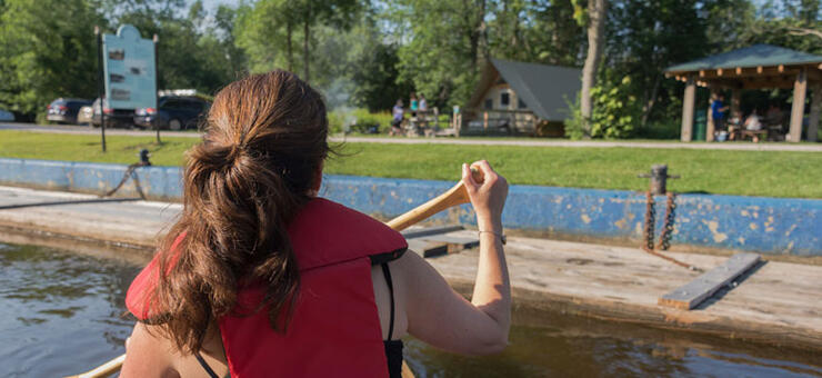 Looking over paddler's shoulder.
